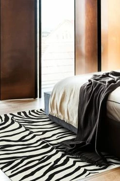 Budget ❤️ Ruggable Zebra Black Rug ✔️ 11 Budget ❤️ Ruggable Zebra Black Rug ✔️ -Outdoor Rugs Store Zebra Black C RC 0027 57 Washable Rug Exotic