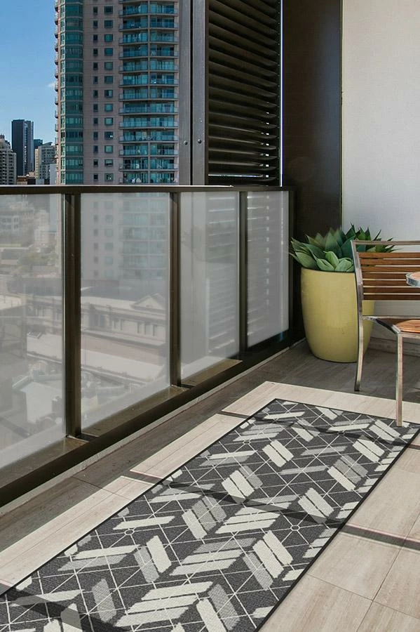 Brand new 🧨 Ruggable Outdoor Painted Chevron Black Rug 🥰 8 Brand new 🧨 Ruggable Outdoor Painted Chevron Black Rug 🥰 - Image 8